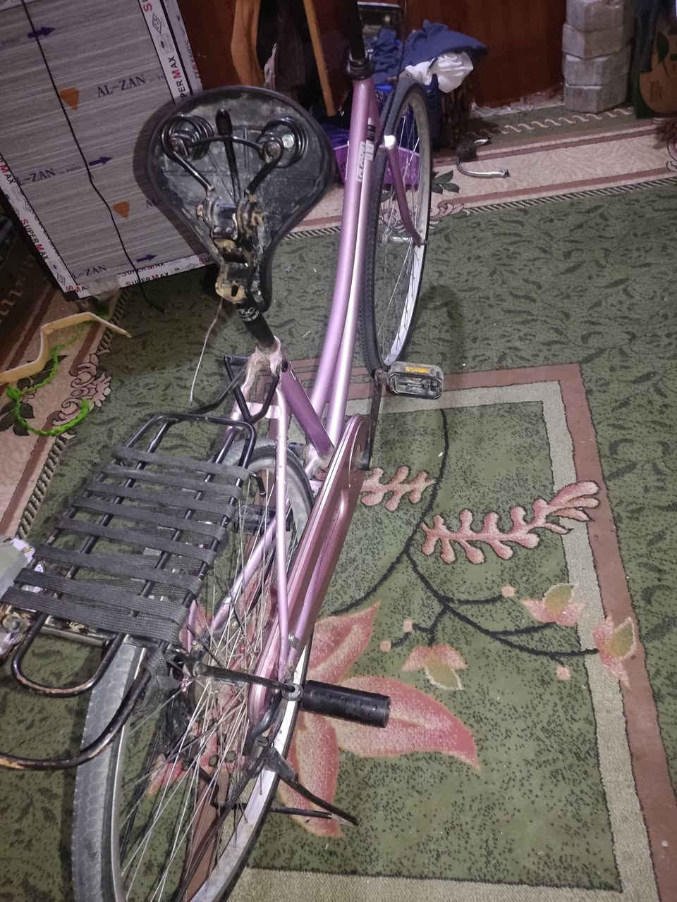 سلام عليكم باسكل للبيع سعر 100وبي مجال قليل شراي يجي خاص هاذه رقمي غراضه كامله جاملغاته وبريك كدام شراي يتصل ***********مكاني سماوه كبال سوك سفان
