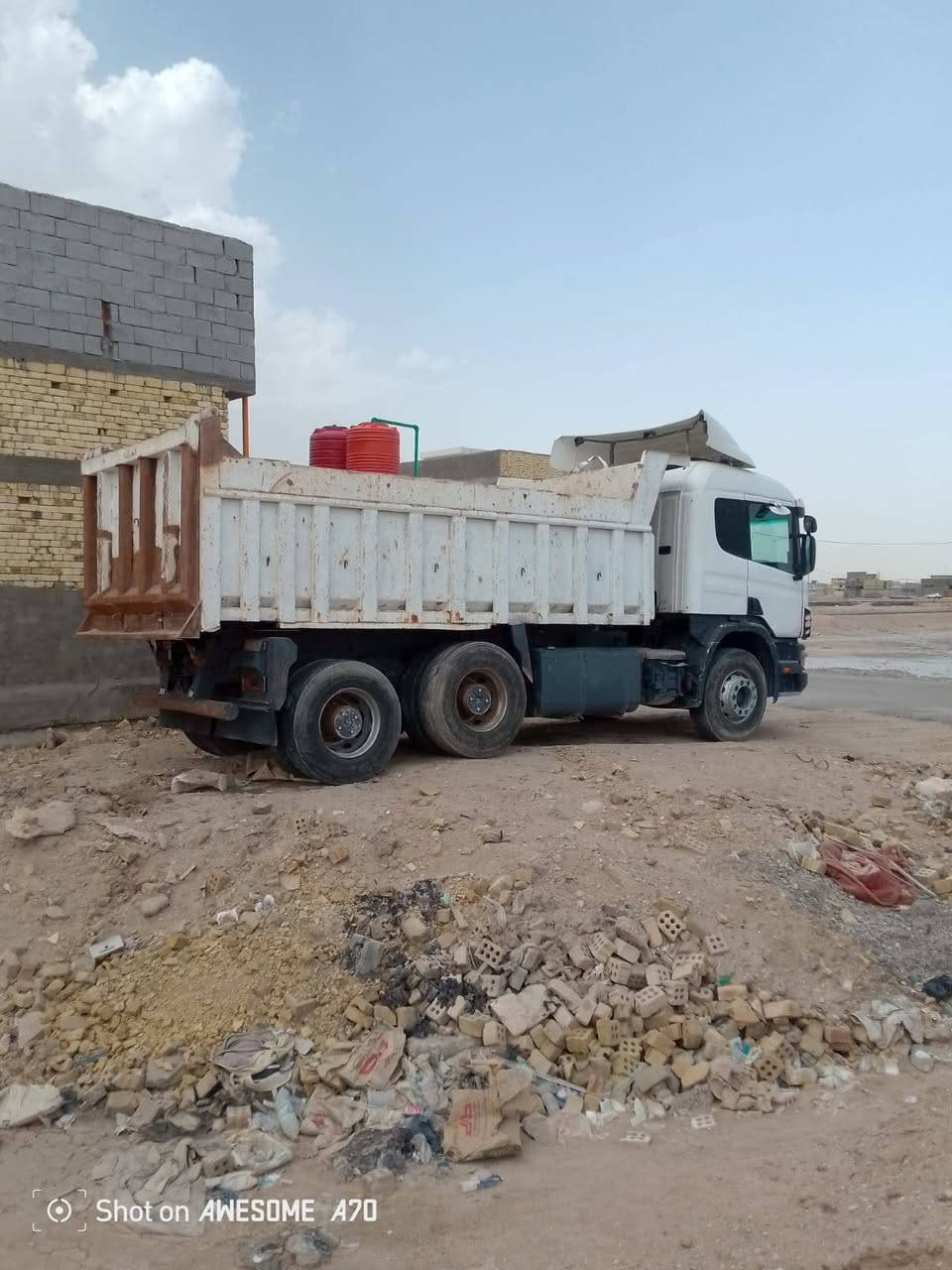 سلام عليكم سكانية للبيع مكينه جديده كير 3 في3 جديد بدي جديد رقم بغداد دولي بسمي تخم تاير سياره جاهزة للشغل سعر 225 وبيه مجال للطيبين عنوان السياره البصره قبله استفسار أكثر تصل براعيه اني مكلف بنشر *********** / ***********
