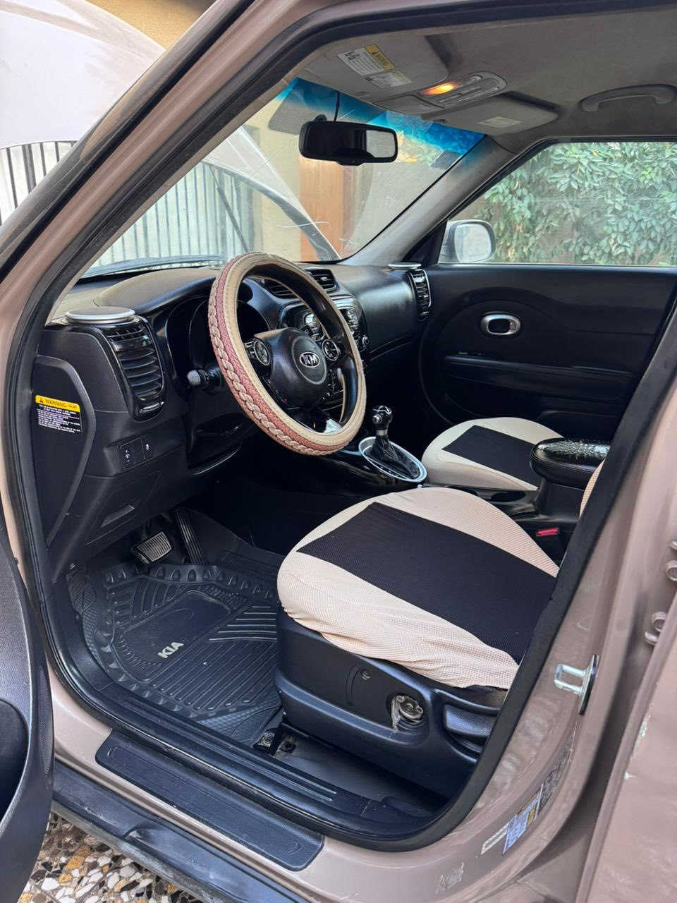 كيا صول 2016 رقم بغداد الانگليزي 
كير ، محرك (مكفولات)
تبريد تدفئة  (شغالات)
حدادية جديدة 
السعر  96 ورقه
 للاتصال ***********
