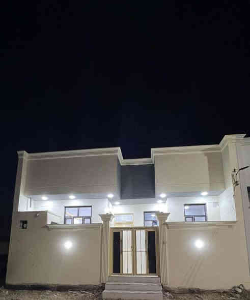 دار سكن للبيع
طابو زراعي عثماني 
ديوانية حي الثقافي 
قرب بيت رئيس الجامعة
قرب الشارع العام الرئيسي
بناء حديث بعده مامسكون 2025
المساحة 150 متر 
الواجهة 10 متر 
طابق واحد کونكريت مسلح
يحتوي على...... 
غرف النوم عدد 2+صالة عدد2
أستقبال +مطبخ حار وبارد 
مجموعة صحية
                        مراجعة
                  مكتب مهدي العتابي 
          ديوانية الجزائر مقابل فندق برج الامراء
                للاستفسار ***********
