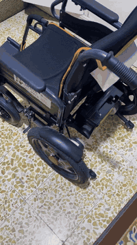 عربانه شحن للبيع جديده ما مستخدمه سعر ٤٥٠/بس واتساب متوجد ***********
