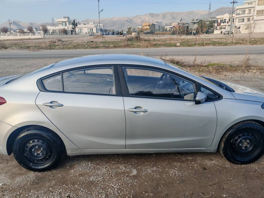 Kia cerato 2017.
سەرتا بەناوی خوای گەورە
کیا سیراتۆ2017 نموونە لە جوانی 
بێ بۆیاخ هیچی نەگۆڕاوە بە شەرت
مەکینە 16
165 هەزار کیلۆمەتر حەقیقی ڕۆشتوە
بۆ زانیاری زیاتر پەیوەندی بکە بە ژمارە تەلەفۆنی *********** السليمانية, العراق
