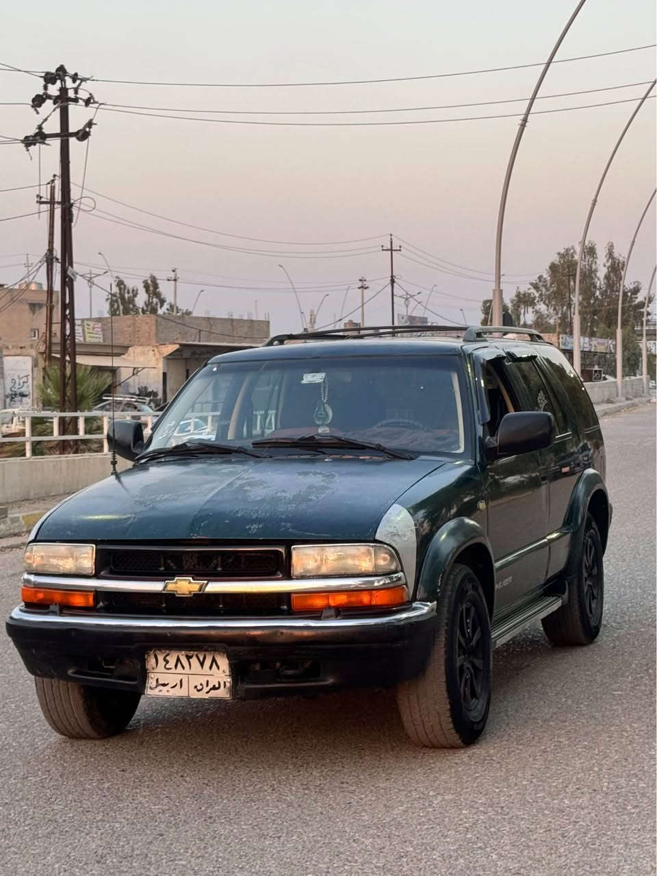 سلام عليكم 
شوفرليت باليزر موديل 1998 سته سلندر كير محرك كهربائي كله جديد مشدود بشرط تبريد كير اوتماتيك بطاريه جديد لايتات زنون منضومه جديد سنويه منتهيه عليه غرامه تحويل وكاله بشرط  تنزل من سعر شاشه ايباد كاميره سعر 54وبي مجال مكان التون كوبري *********** ديبيس, كركوك
