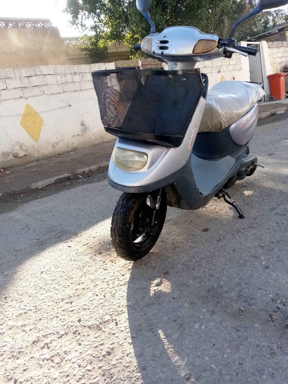 سلام عليكم  دراجه ام سله دراجه حلوه مكينه ما مفتوحه جاهزه دراجه نكره صبح ويرادله  وتشتغل سلف وبيه ونه خفيفه بل اكسن السعر 200وبيه مجال المكان مسيب رقم ***********بي واتساب
