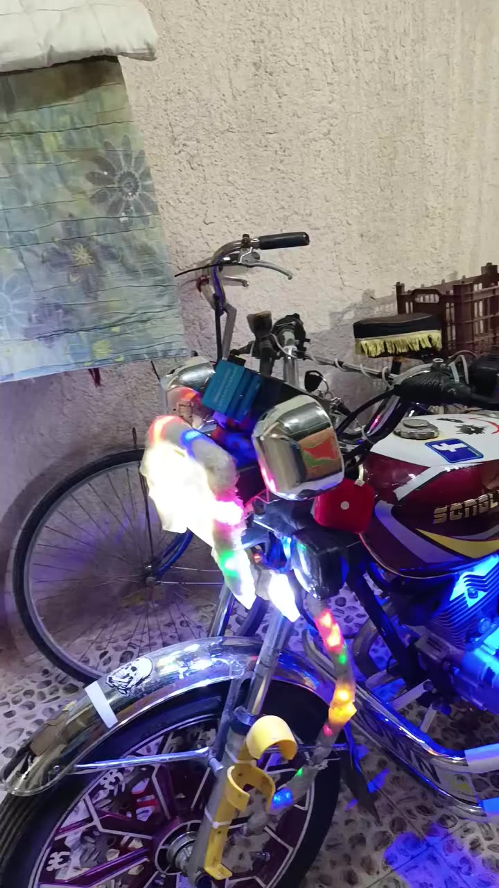 السلام عليكم دراجه ياني سيفون موديل 25 جديده ولا مفتوح ولا مدعومه محركه 200 جراند سن باب الثاني والسعر 720 رقم 🖤 الهاتف ***********👍👉
