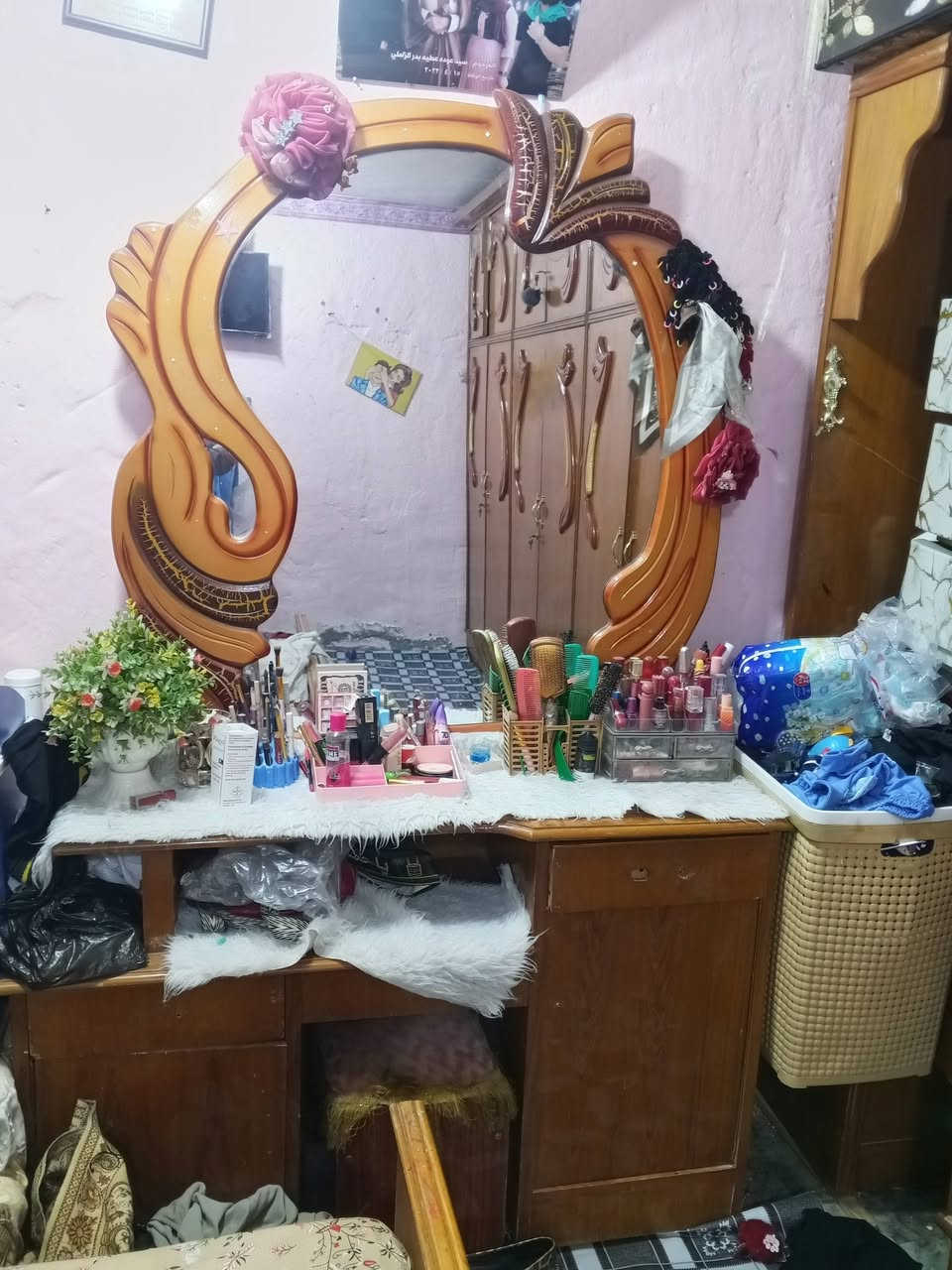 سلام عليكم غرفه نوم نضيفه كلش لبيع مستعجل كوت زويريجات قرب الكراج السعر مليون وستميه رقم ***********
