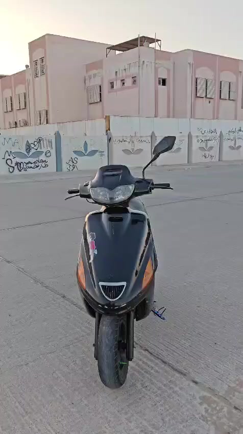 السلام عليكم فراشة فحل لبيع مكينة رياضي بلادي شلعة ومعدل تشك الكاع نواقصها عمبار  امامي وعداد كيلو متر مكاني نجف قرية الغدير الولى وتساب ***********
