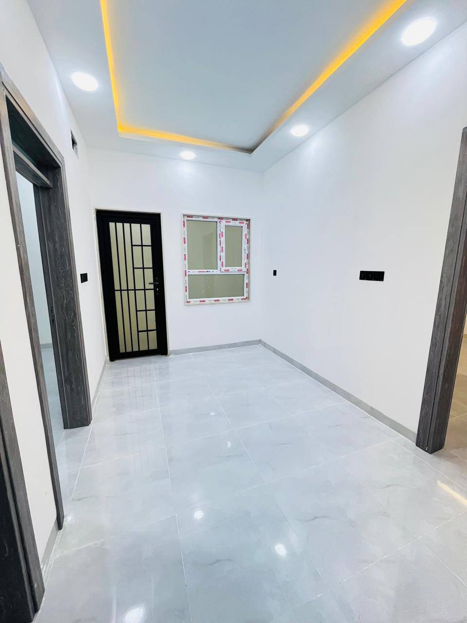 دار للبيع في حي الملايين الاولى مساحة 120 م واجهة 9 الطابق الاول / غرفة نوم + هول + استقبال + مطبخ + صحيات
الطابق الثاني / ثلاث غرف نوم + هول + صحيات + بيتونة
نظام البيت / دكتات + كاميرات + سبالت 
جنس الارض زراعي بستان ملك صرف 
للاستفسار / قرب فلل العناز 
***********ابو رعد
*********** ابوعمر 
*********** رعد بيغمبرلي
