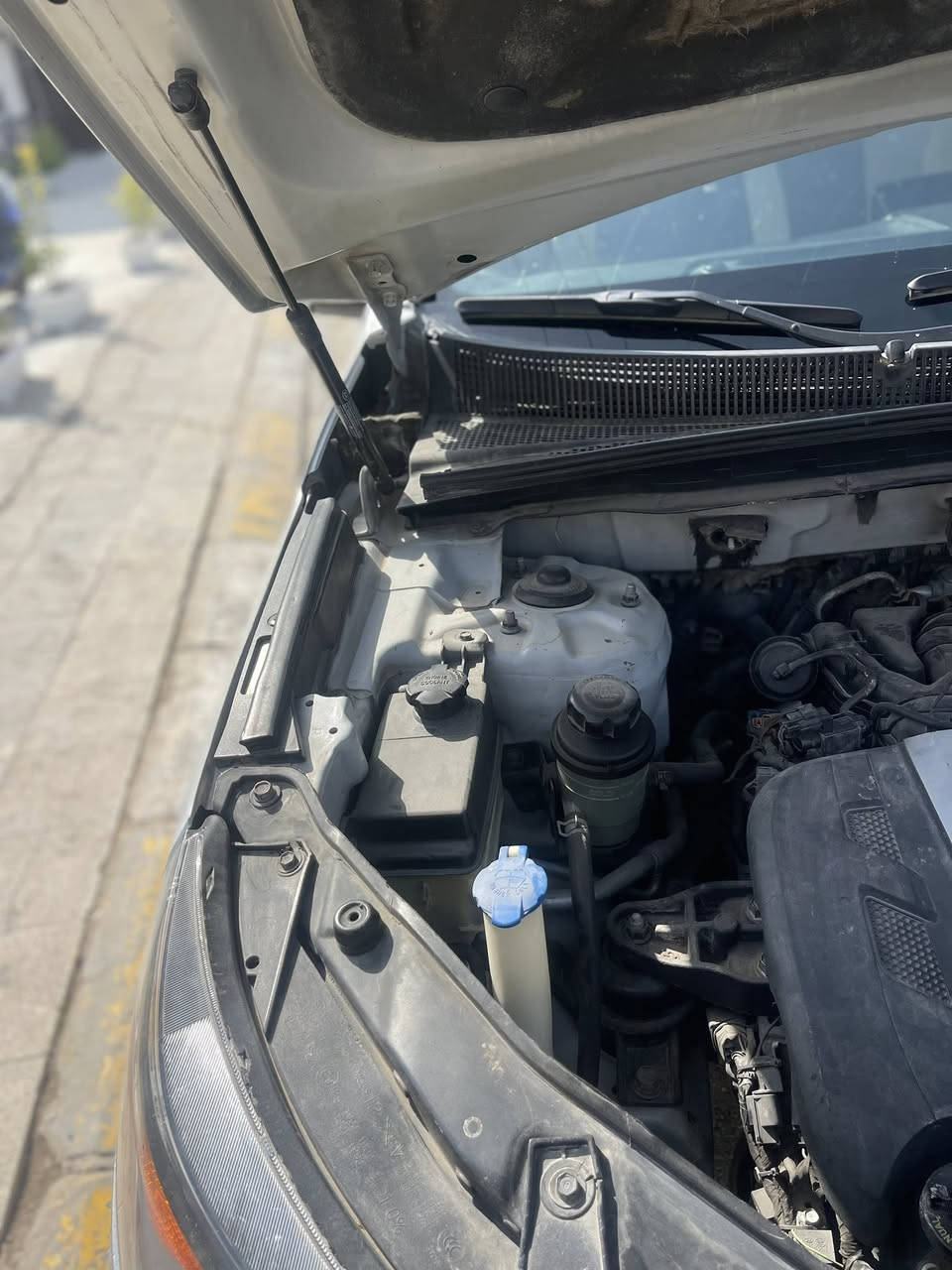 السلام عليكم
كيا سورنتو موديل 12 امريكي  رقم ديالى مشروع وطني شرط التحويل 3قطع صبغ  ماشيه 100 
مكينه 6 سلندر دوش  3500
7راكب  
تحكمات استريين جهتين. 
شاشه وكامره دواره 
فور ويل AWD   
تخم تاير صدر أمامي خلفي جديد للاستفسار الاتصال على الرقم ***********
السعر 138وبيه مجال
ديالى بعقوبه
