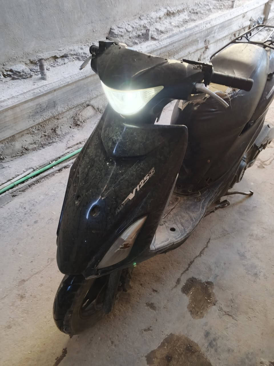 سلام عليكم دراجه هدرس ياباني للبيع متروكه بس شغاله كهربايات شغاله دراجه نضيفه عنوان بلديات ابيعلك كوم حديد
***********
