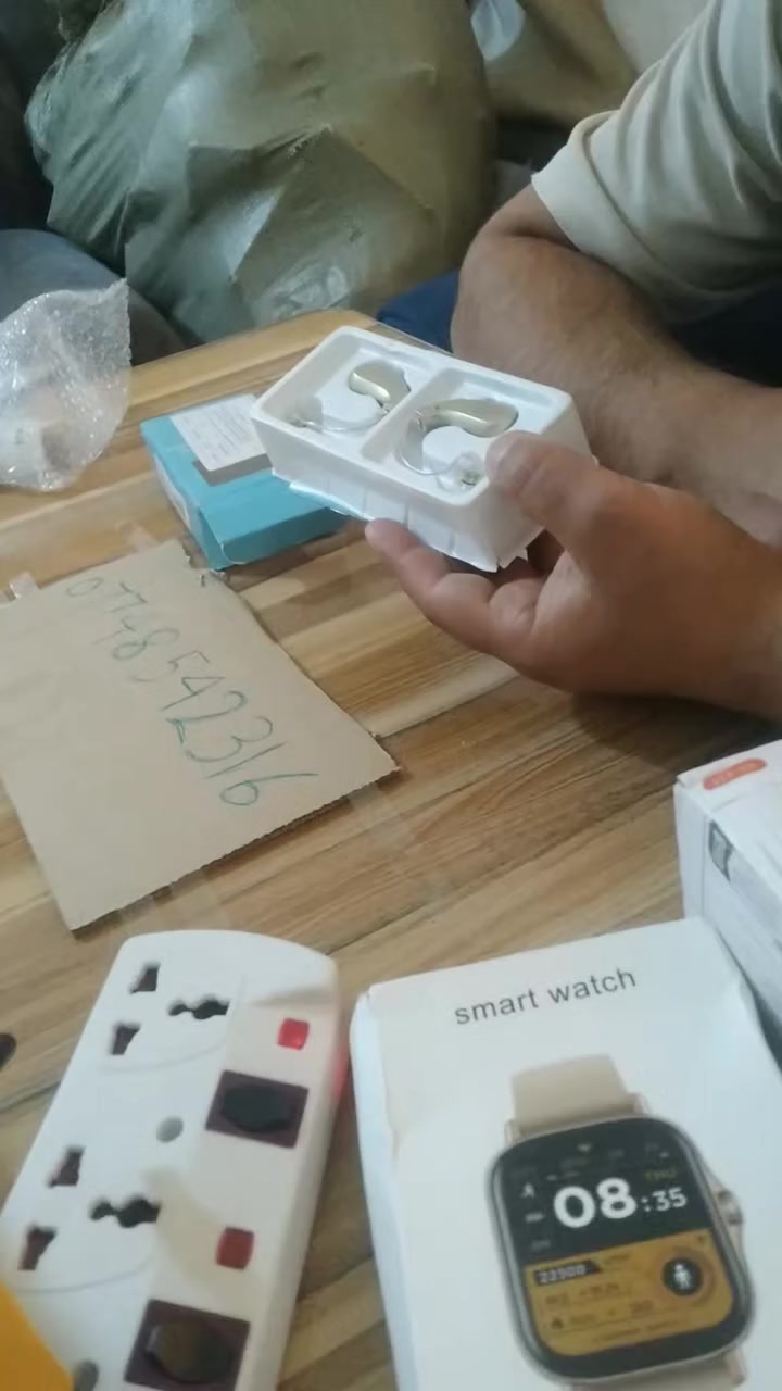 السلام عليكم
اغراض امزون الاصلي جديد مو باله 

الاسعار مذكورات بالفديوات 

مراسله وات ساب ***********
