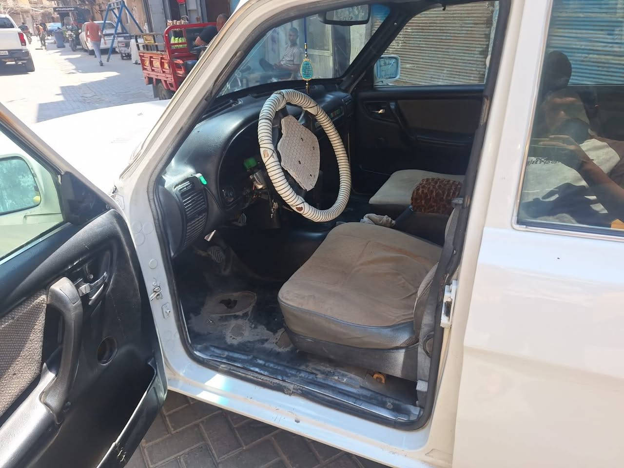 سلام عليكم فلوكه موديل ٢٠٠٢ سياره جاهزه مابيه اي نقص سعره ٣٨ وبيه مجال بسمي السياره رقم جديد سنويه جديده ***********
