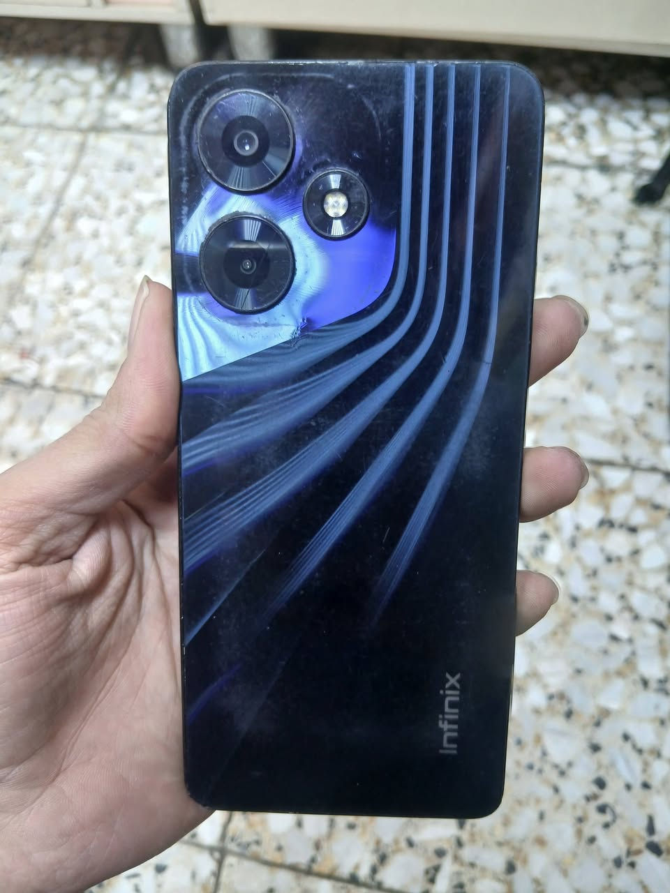 السلام عليكم 
جهاز انفنكس هوت 30 
ذاكرته 256 
مبدل شاشه اصليه 
السعر 90 الف 
مكاني مدينة الصدر 
***********
