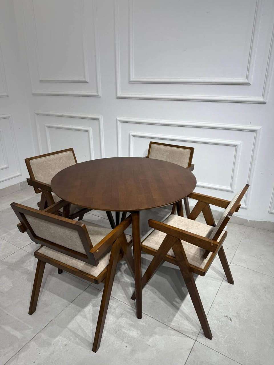 DINO
ميز طعام ماليزي ١٠٠ سم 
موجود لون اسود كريمي ابيض جوزي رساسي 
سعر جملة 85$
RAVENNA
كورسي طعام ماليزي سعر جملة 46$ 
سيت ميز طعام ١+٤ سعر جملة 297$ أربيل, العراق


**إذا كنت صاحب هذا الإعلان وتريد حذفه لأي سبب، رجاءا أرسل رسالة إلى الدعم الفني**