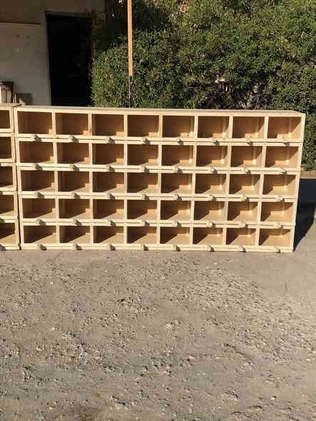 سلام عليكم 
شغل حسب طلب كشوانيات 
مال حمام هم اشتغل لدجاج 
القياسات كل مربع
أرتفاع 25سم
العرض30سم
النزال30 سم
شغل جميع خانات كشوانيات خانات ابراج 
عطلب العنوان كركوك قرب جسر ولاده 
***********
