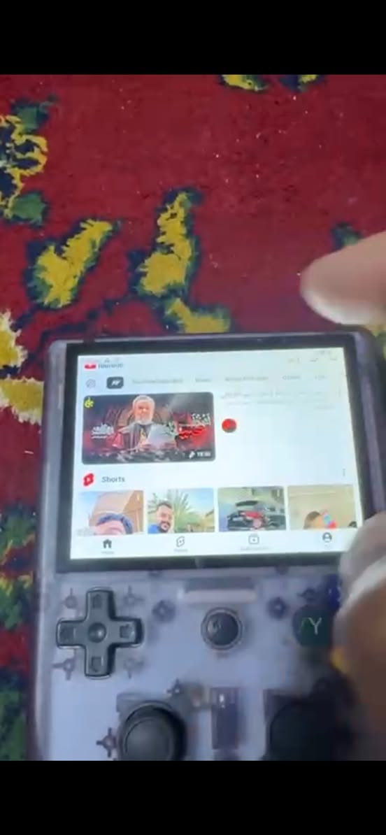 جهاز Anbernic RG405V هو وحدة تحكم ألعاب محمولة بتصميم كلاسيكي عمودي، يعمل بنظام أندرويد 12، ومعالج Unisoc Tiger T618، وشاشة لمس IPS مقاس 4 بوصات (640*480). يتميز ببطارية ضخمة 5500 مللي أمبير (تصل إلى 9 ساعات لعب)، ذاكرة تخزين 128 جيجابايت، ودعم ألعاب المحاكاة الكلاسيكية، مما يجعله مثالياً لألعاب الأركيد، البلايستيشن 1 و 2 و psp
السعر خاص


**إذا كنت صاحب هذا الإعلان وتريد حذفه لأي سبب، رجاءا أرسل رسالة إلى الدعم الفني**