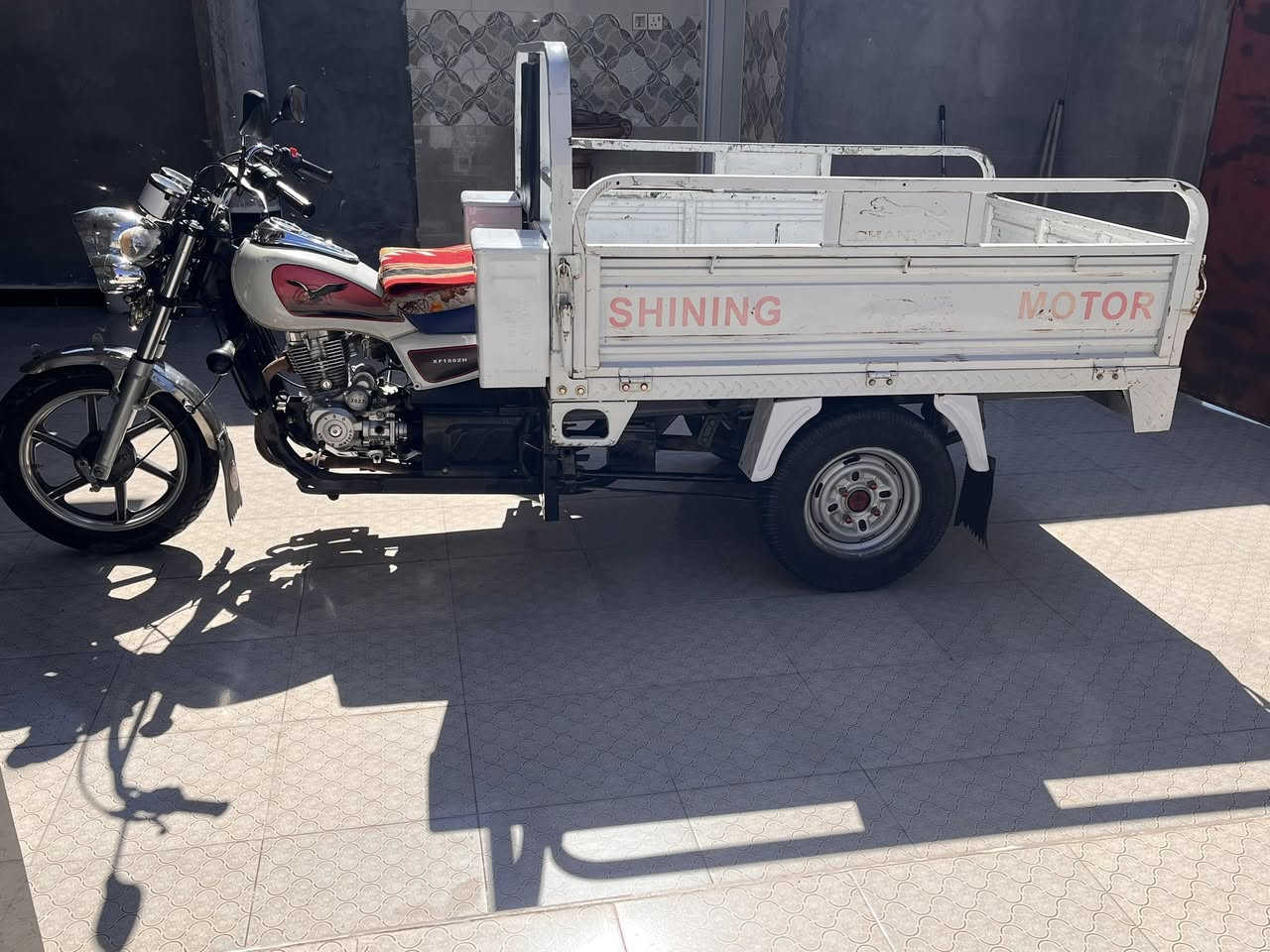 السلام عليكم ستوته موديل 22اوراق +بليته محرك 23ستوته مكفوله كفاله عامه بلاديه السعر 1350 وبيه مجال  العنوان تقاطع الوجهيه الرقم ***********
