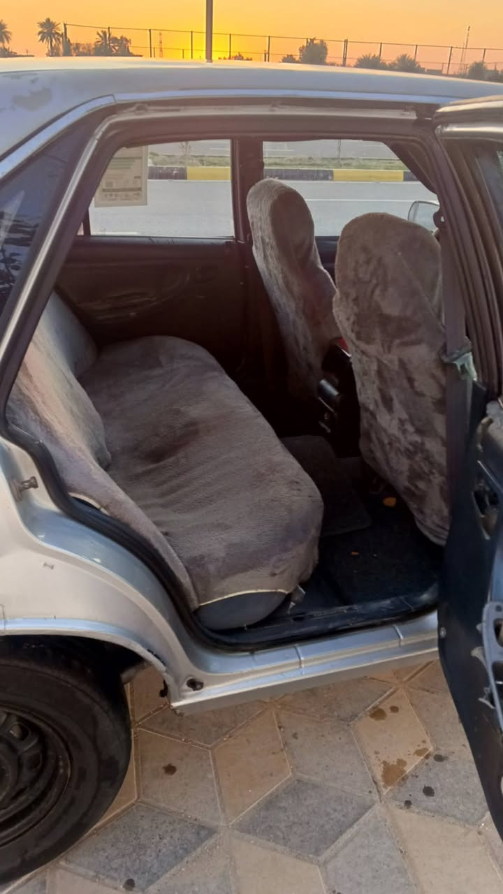 سياره للبيع محرك وكير نضيفات تخم تاير لاتنقيص ولا تبخير كامله تبريد يشتغل ثلج صدر جديد كرهباياته شغاله على وضع شركه لاصبغ ولاضربه سعر 23 بيهه سياره مصفره من كلشي مجال بكاني واسط العزيزيه***********
