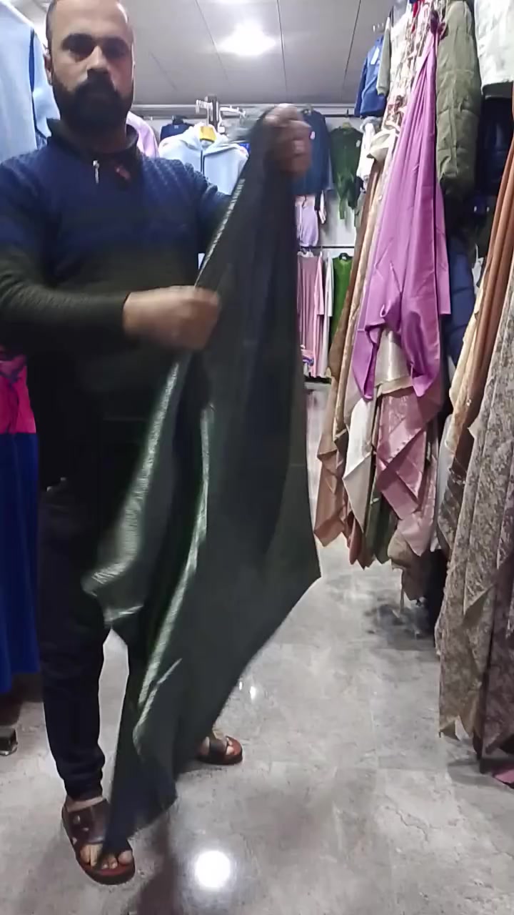 تابعونا يومية عدنا عروض وبضاعة حلوة وتفاليس عنوانا بعقوبة التحرير الفلكة الآخيرة قرب جامع الأنفال لأستفار أكثر ***********
