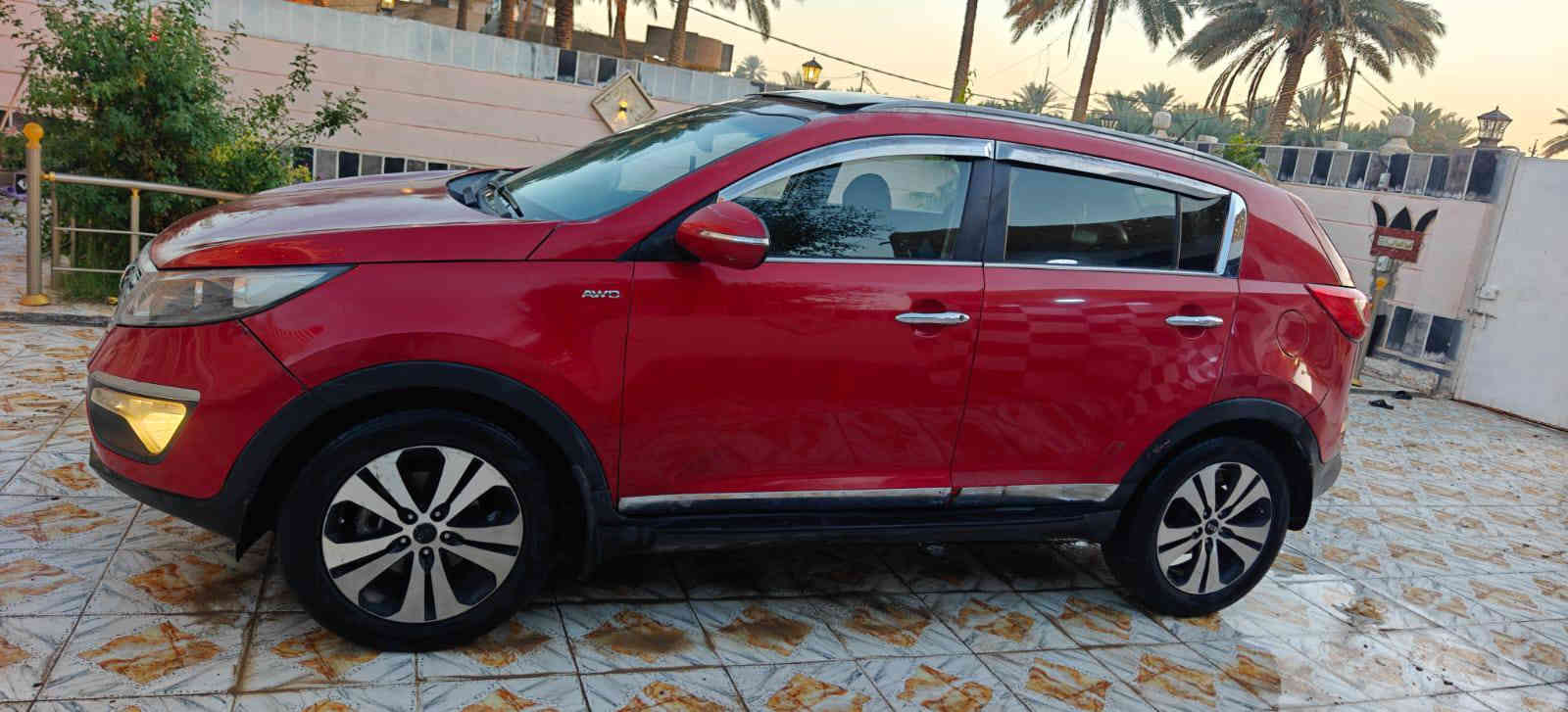 كيا سبورتج 2012 وارد خليجي فول واحد على واحد عدا البصمه 
صبغ جاملغ وبنيد وجاملغ خلفي بيه گد شبرين كلير 
مواصفات السياره بنراما  تحكمات ستيرن 
محرك 2400  فور ويل
 ويل كروم  5ويل كب 
اشاير بالمري كامره حساسات 
 رقم اربيل دولي السعر 115 
هاتف ***********
