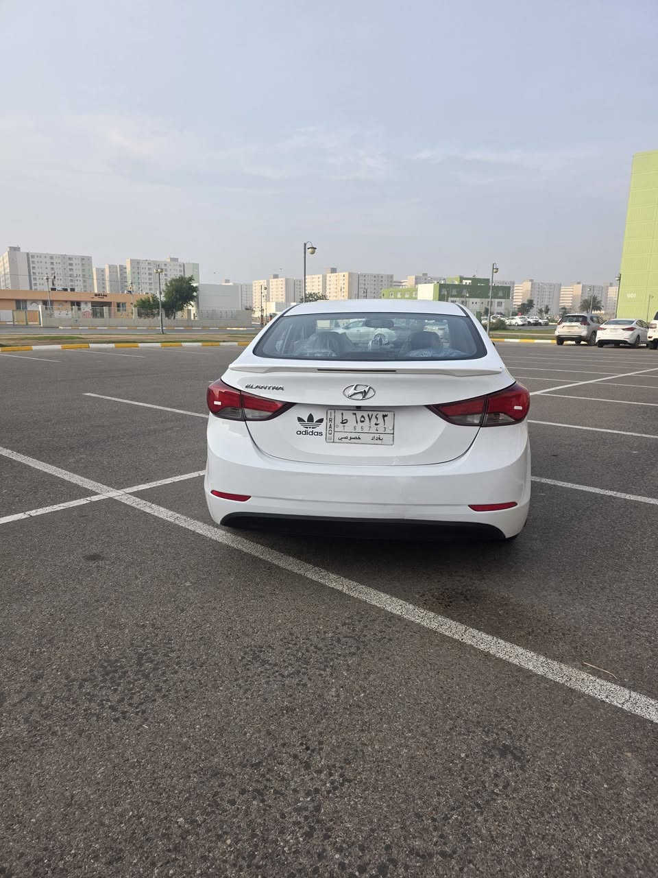 يالله النترا خليجي ٢٠١٦ 
بدون صبغ بس الدوسه بيه مصبوغه والبنيد تكحيل بالكرت
  واكو ضربه بالصندوق موجوده الصوره
 فول عده بصمة السعر 135وبيه مجال بسيط
*********** متواجد واتساب
