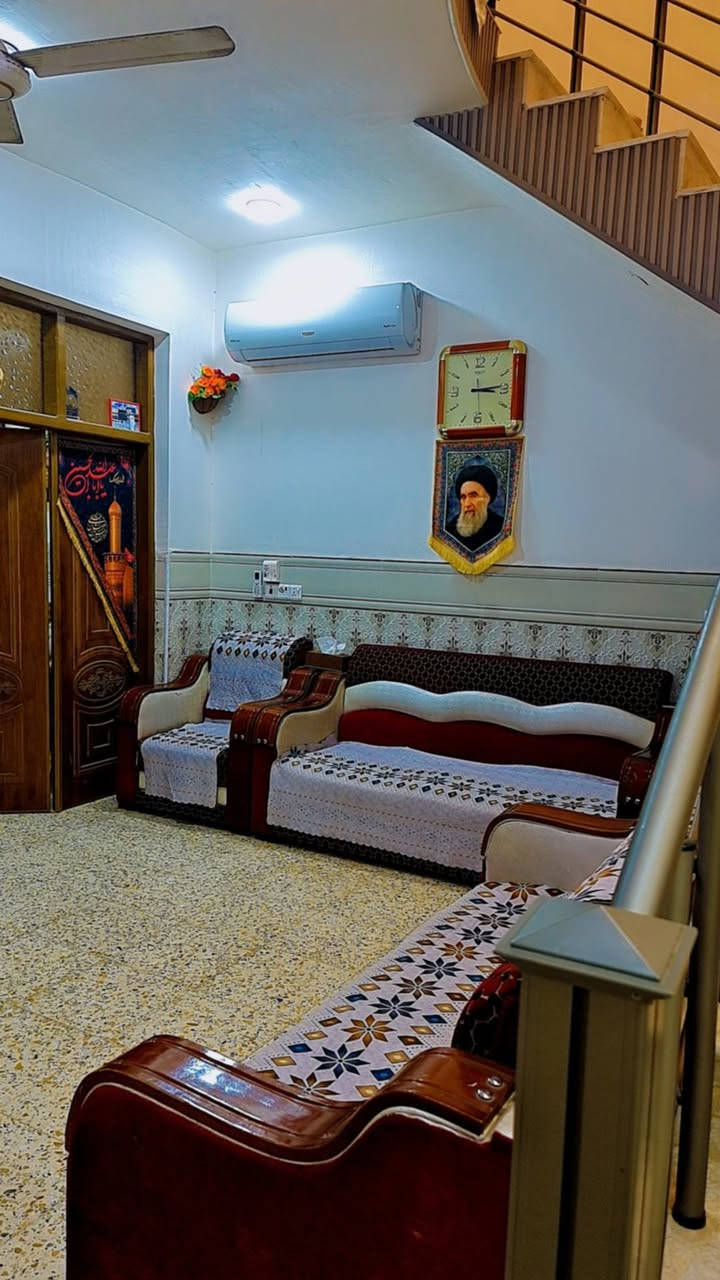 #اعلان_رقم1
🏠 عرض عقاري مميز  بناء حديث من
 #مكتب_الخارطة_العقارية
موقع يجمع بين الهدوء والأقرب من الخدمات.
__________________________________
📍العنوان والدلالة:
المنطقة: حي الامام .

الموقع: قريب جداً من جسر الثورة .

نقطة دالة: بالقرب من مدرسة الزهاوي .

📏 تفاصيل العقار:
المساحة : 114 م².

الواجهة: 5 م.

النزال: 22.8 م.
___________
#البناء
يحتوي الارضي على غرفه وصاله وهول ومطبخ ومجمع صحيات داخليه وخارجيه وطارمه
ويحتوي في الطابق الثاني ثلاث غرف ومجمع صحيات وسطح.

حالة العقار: بناء حديث (جاهز للسكن).

💰 للحجز والمعاينة:
مكتبنا في خدمتكم للإجابة على كافة استفساراتكم: 📞 اتصال / واتساب: ***********
