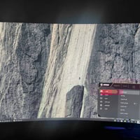 شاشة MSI مقاس 32 بوصة بدقة QUHD وإضاءة RGB LED  هزمن استجابة 1 مللي ثا...