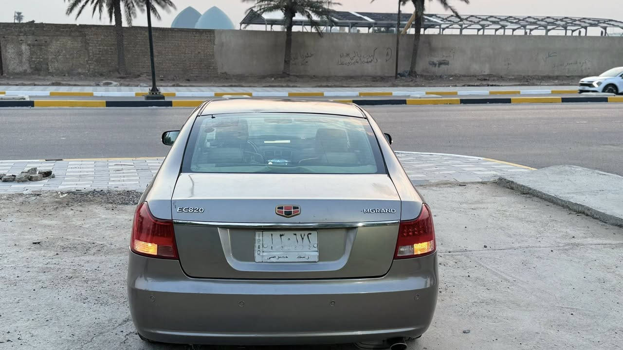 أسلام عليكم من ارخص المدن ام كراند  مديل2013 مكينا وكير خير من الله حجم المحرك 2400 السياره رقم واسط بسمي تحويل مباشر السياره مصبوغه بدون للجماليه شواصي لغود كص كله سليم صدر تخم تاير تبريد كله جديد شاده السعر 55وبيه مجال تعال شوف السياره مكاني بغداد وتدلل دلال***********
