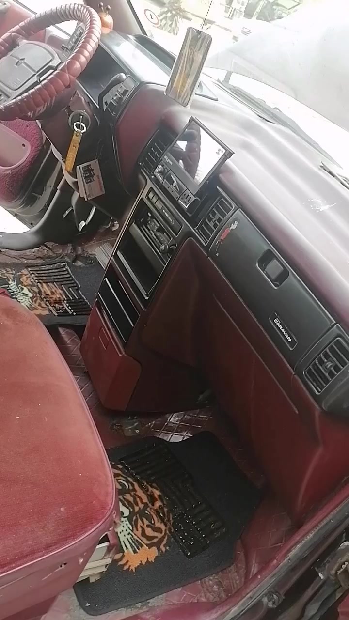 سلام عليكم كليزر موديل93رقم نينوة شرط التحويل سنوية 27كابون بنزين بيها سيارة بدون صبغ مكينة باجيرو بيها  صرف وكير مكانيكي شرط طخم امامي خير من الله كهربيات شغالة مكان سيارة 🚗 موصل حي رسالة  التواصل عل رقم *********** ك*********** 
السعر 30 وبيها مجال الطيبين
