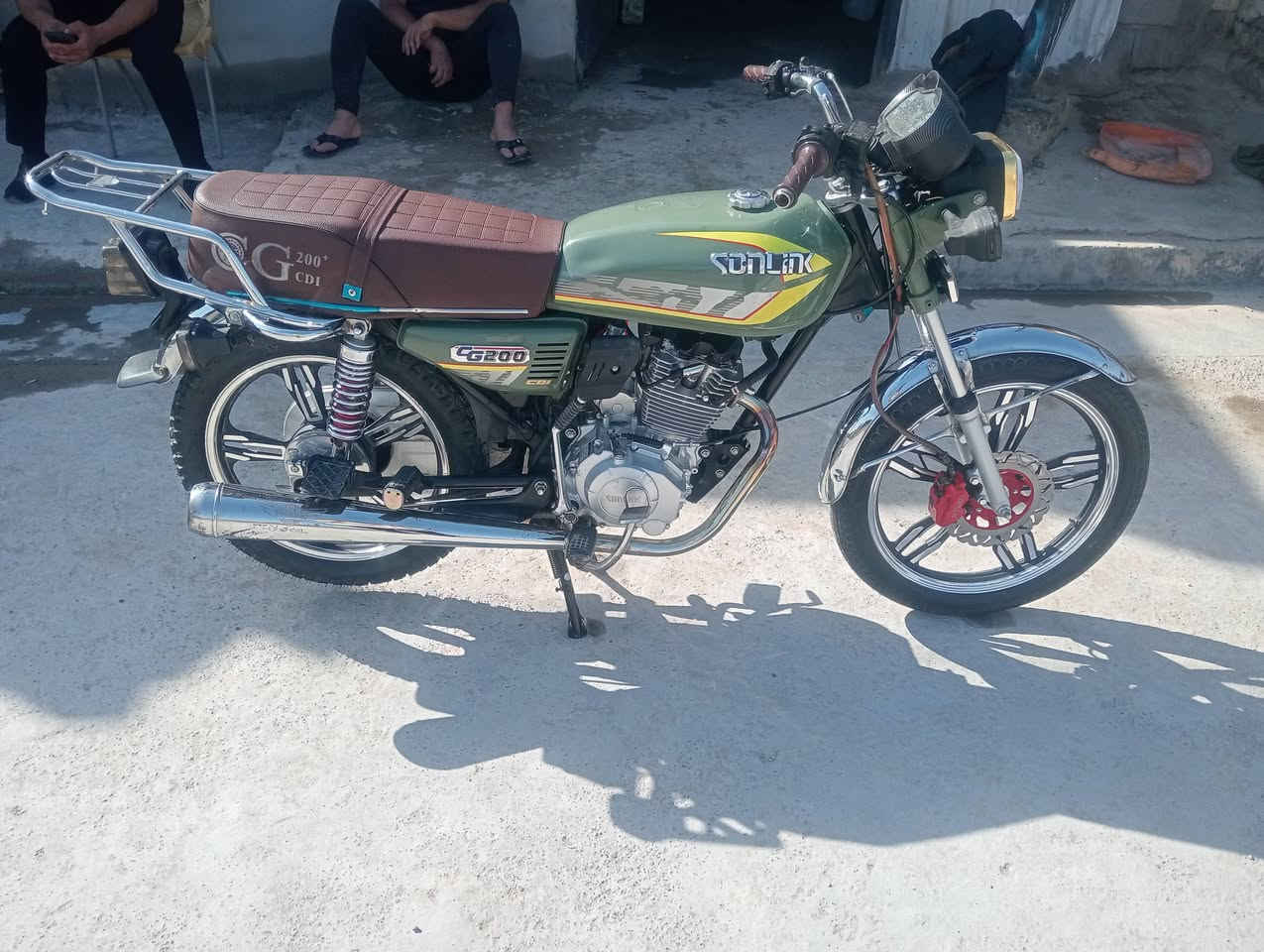 سلام عليكم دراجه للبيع المديل 2024 مكينه 200Cc مكفوله 5كير كله شغاله المكان بغداد  السعر 650وبيه مجال الرقم ***********
