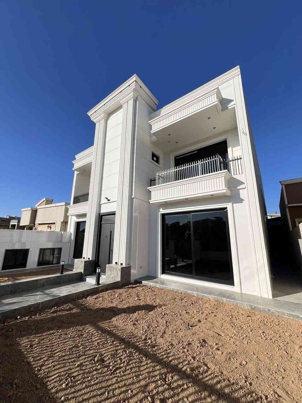 ((((بسم اللّٰه ماشاء اللّٰه تبارك الرحمن))))
🏛️بيت بناء جديد بلكامل للبيع مجمع #كنجان_ستي أربيل
🏛️موقعه ممتاز✅
🏛️مساحة البيت250 متر طابقين 
🏛️البيت يحتوي 5غرفه نوم سويت🛏️
🏛️استقبال + صاله داخليه
🏛️صحيات &🛁
🏛️حديقه داخليه "
🏛️مطبخ حار +مطبخ بارد 
يتوفر داخل المجمع جميع الخدمات

سكيورتي + باقي الخدمات (24 ساعه )

***********— ***********
