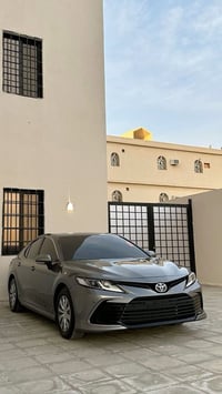 تويوتا كامري • تأجير يومي • اربيل شارع ١٠٠