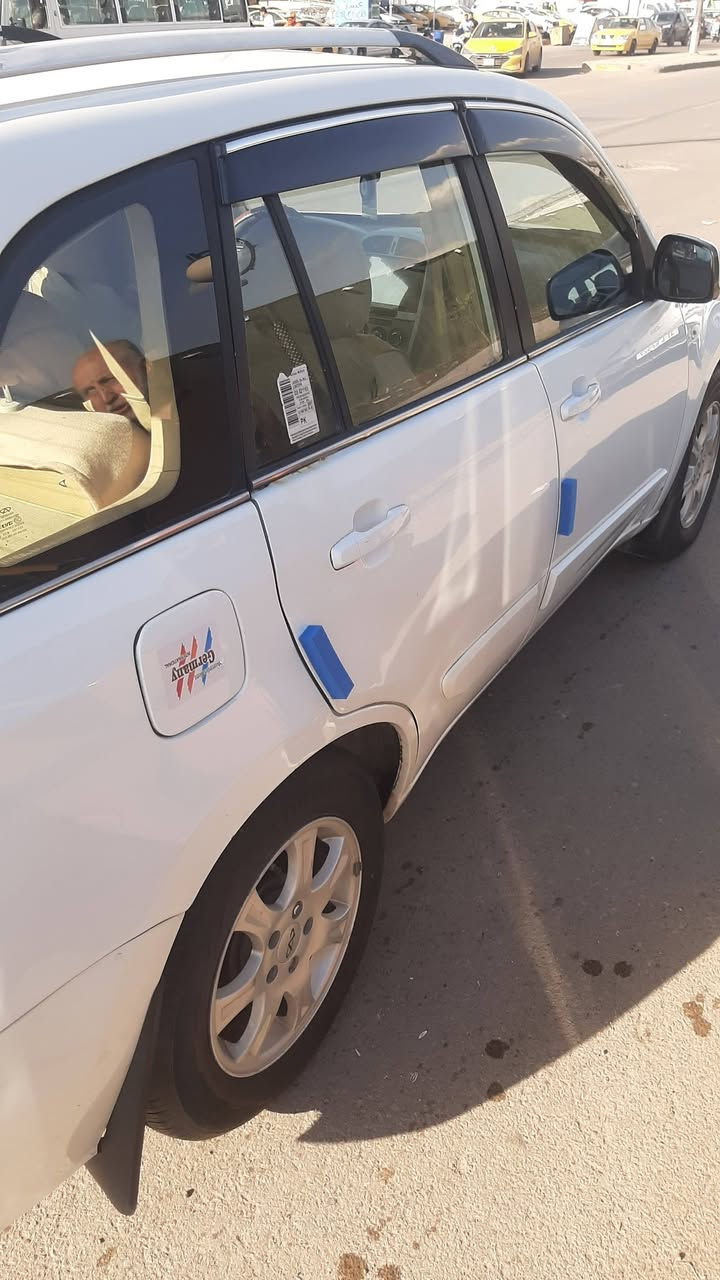 السلام عليكم)(تيكوو موديل13 رقم نكليزي السنويه لل29 تحويل مباشر السياره حلوه مثل مموضح بالصوره كير كهربائي مكينه خير من الله تبريد ثلج تخم تاير السعر 60وبيها مجال 
***********
