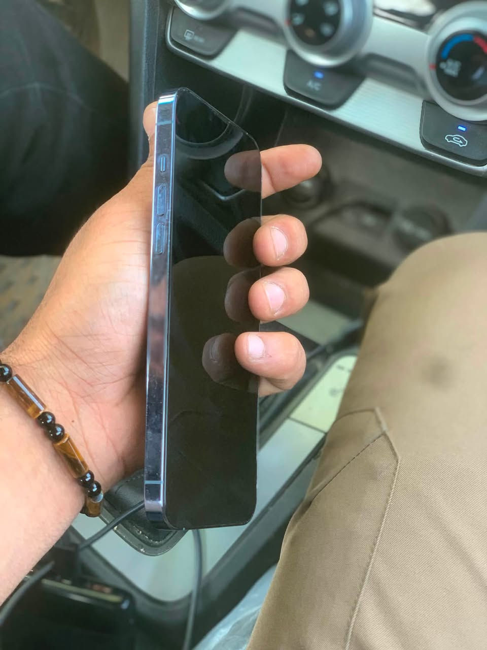 متوفر

ايفون 13 برو ماكس
ذاكره 256
بطاريه 75
جهاز اصلي وضمان  تبديل قطعه وحده شاشه اصليه فقط 
نضافه 100% 
لون بحري

للبيع 650وبي مجال 
***********
