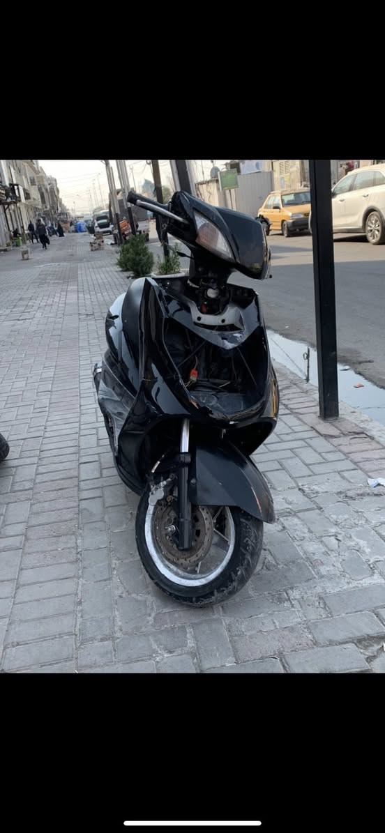 السلام عليكم 
سكنس فحل كابريتر نكرة سلف ابيعها كوم حديد تجي تاخذها بدون متسأل على اي شي مكاني بغداد الشعب حي التجار موحود بس على الرقم ***********
