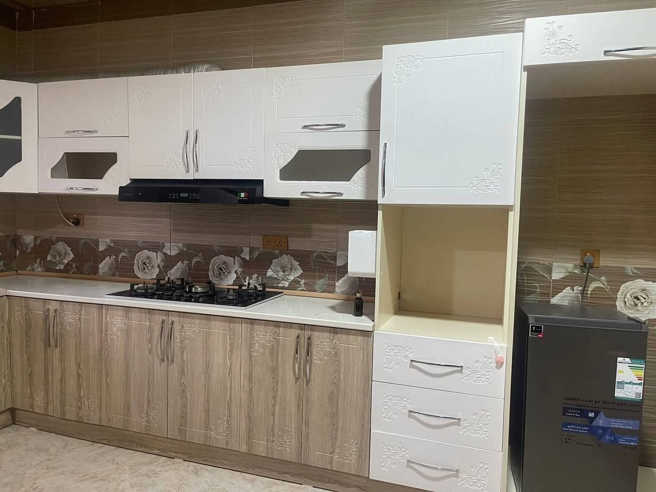 ئەم کەوەنتەرە بو فروشتن بالون پریسە زور خاوینە شوین سلیمانی ‭0770 132 8828‬ نرخی ٨ گەلا بە تاباخ ومرشحوە
