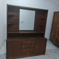 ميز توليت • غرف نوم • موصل قوسيات