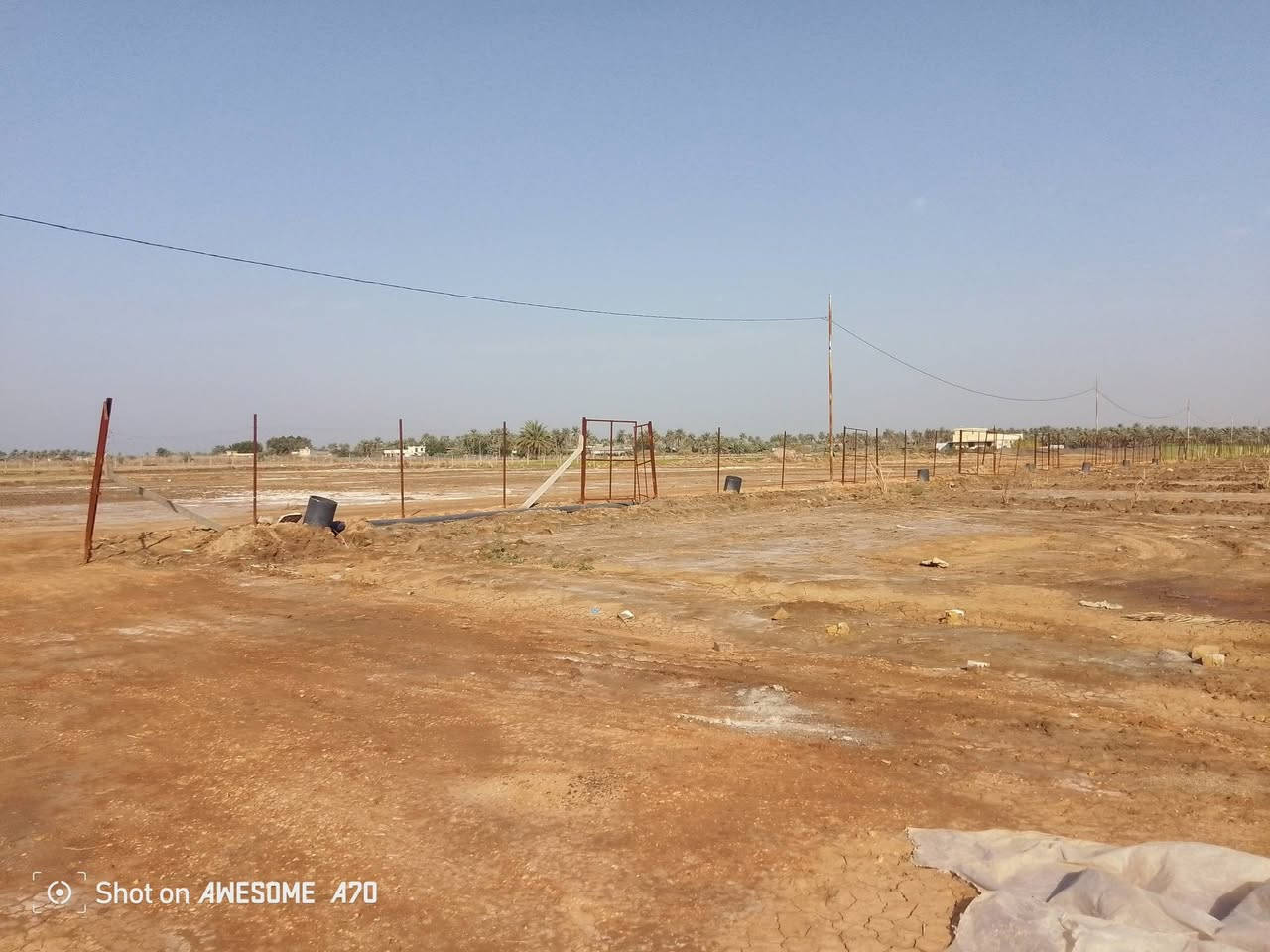 السلام عليكم هيكل للبيع المساحه الكليه 500 متر طابو زراعي سند 25 تحويل مباشر باسم المشتري متوفره كل الخدمات الورديه ظهر علي ابن الحسن ابو هدمه ارض الشارع 10 امتار بالتقسيم الجديد السعر 75 وبي مجال الاستفسار مراجعه مكتب عقارات الحسام اتصل على رقم الهاتف ***********+*********** اخوكم ابو مومل
