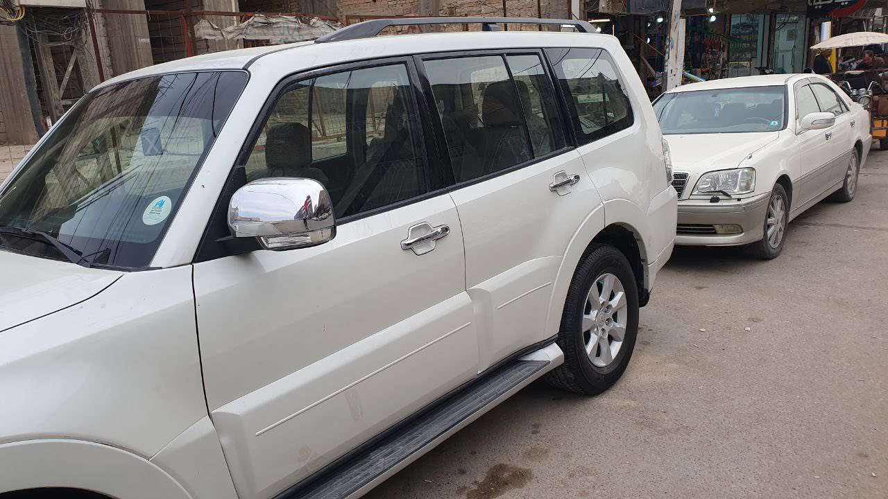 السلام عليكم للبيع او امراوس باجيرو 2010 حبتور مكفوله من التبديل بيه بارد بالجاملغ الخلفي وتكحيل بالجاملغ الامامي اصبعين ماشيه 290 مكان السياره كوفه  الاتصال ***********
