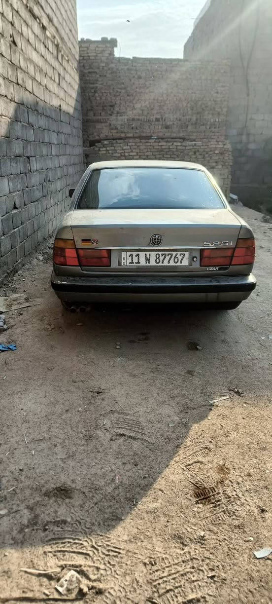 سلام عليكم للبيع بي ام 525اصل مسكر فانوس كير ومكينه خير من الله السياره مديل 90 شرط  المداور السياره بسمي رقم وهزه جديده سنويه لحد 2030 السياره خير من الله السعر 50وبيها مجاي شي قليل مكان كربلاء 
***********
