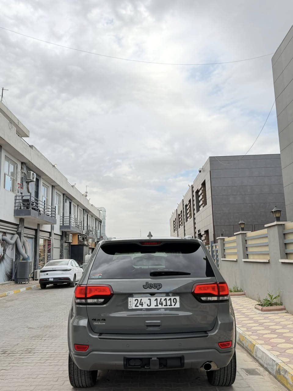 Jeep Grand Cherokee جيب بلاك توب كندية
مكفولة من الدعامية الامامية إلى الخلفية اللون / إسمنتي
موديل / 2021
الرقم شمالي سنوية بأسمي 2027
العداد | Mi 59600 قابل للزيادة
المواصفات :
فتحة / سقف سلايد
رادار جانبي / يمين & يسار
كشنات تدفئة & كهربائي
كشنات جلد & شاموه
تبريد / قطعتين امامي & خلفي
ستيرن تحكمات فول & تدفئة ستيرن
Eco & Sport / نظام البانزين
بصمة تشغيل عن بعد شاشة كبيرة متحركة
AUX & USP / مداخل
المحرك / 3600
الصندق كهربائي
حساس خلفي
هوك خلفي كهربائي
دفع رباعي أوتوماتيك 4* 4
معروضة ب 32 وبيها مجال بسيط 
***********
