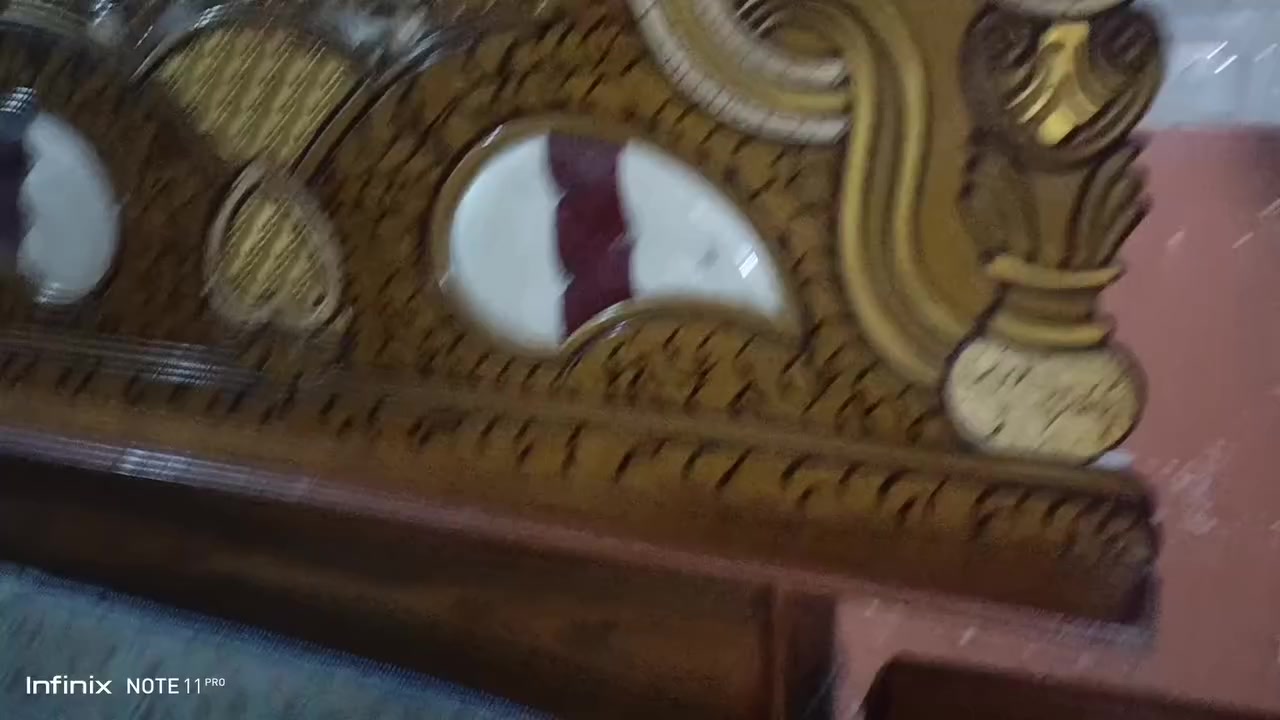 غرفه للبيع السعر 450 وبيهة مجال رقمي ***********
