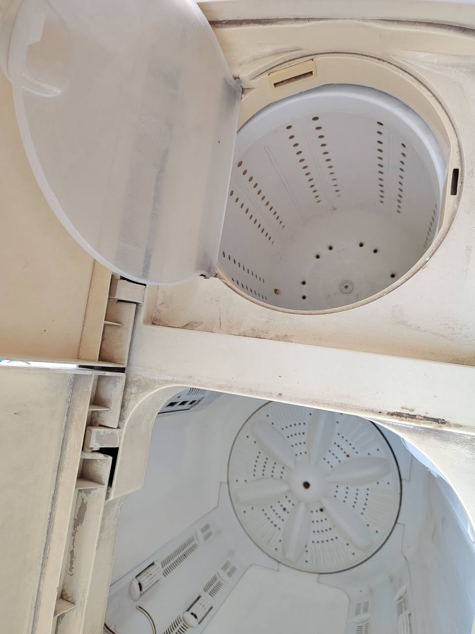 للبيع غساله نوع برفاب حجم 15 كيلو نظيفه جدا وكله شغاله غسل تجفيف تصريف ماء تمام  ماطوراته الأصليه وعلى الفحص وبيه ضمان سعره 75 الف في مركز مدينة الحله حي الزهراء قرب جسر الام موبايل ***********
