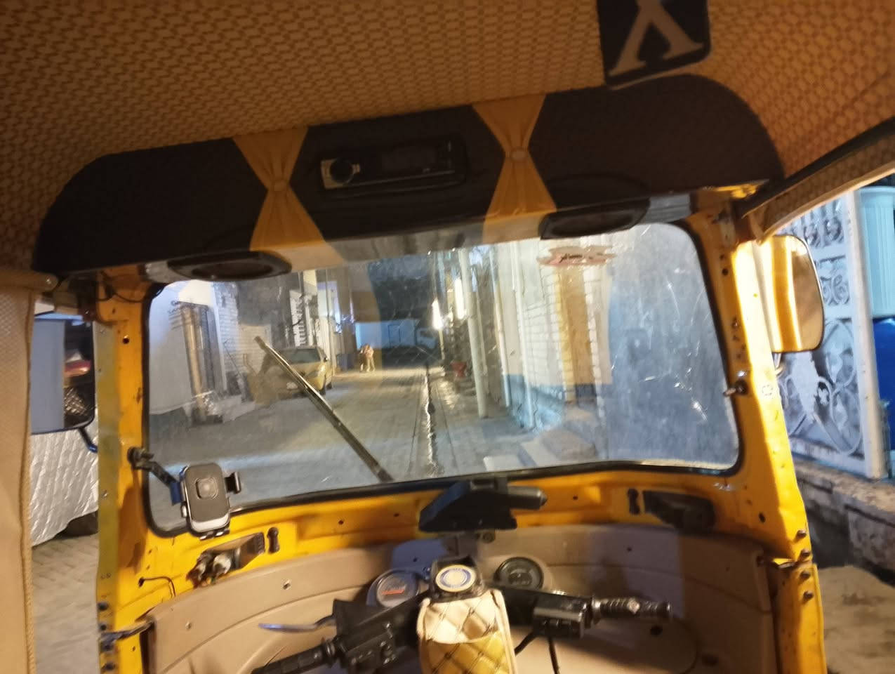 سلام عليكم تكتك 19 شهر 12 اوراق المصطفى اكفلك الترقيم نضيفه شوفت عينك بيها ضربه ب لغد و ومعمر مكان بغداد قطاع 2  السعر 5500  الاتصال ***********
