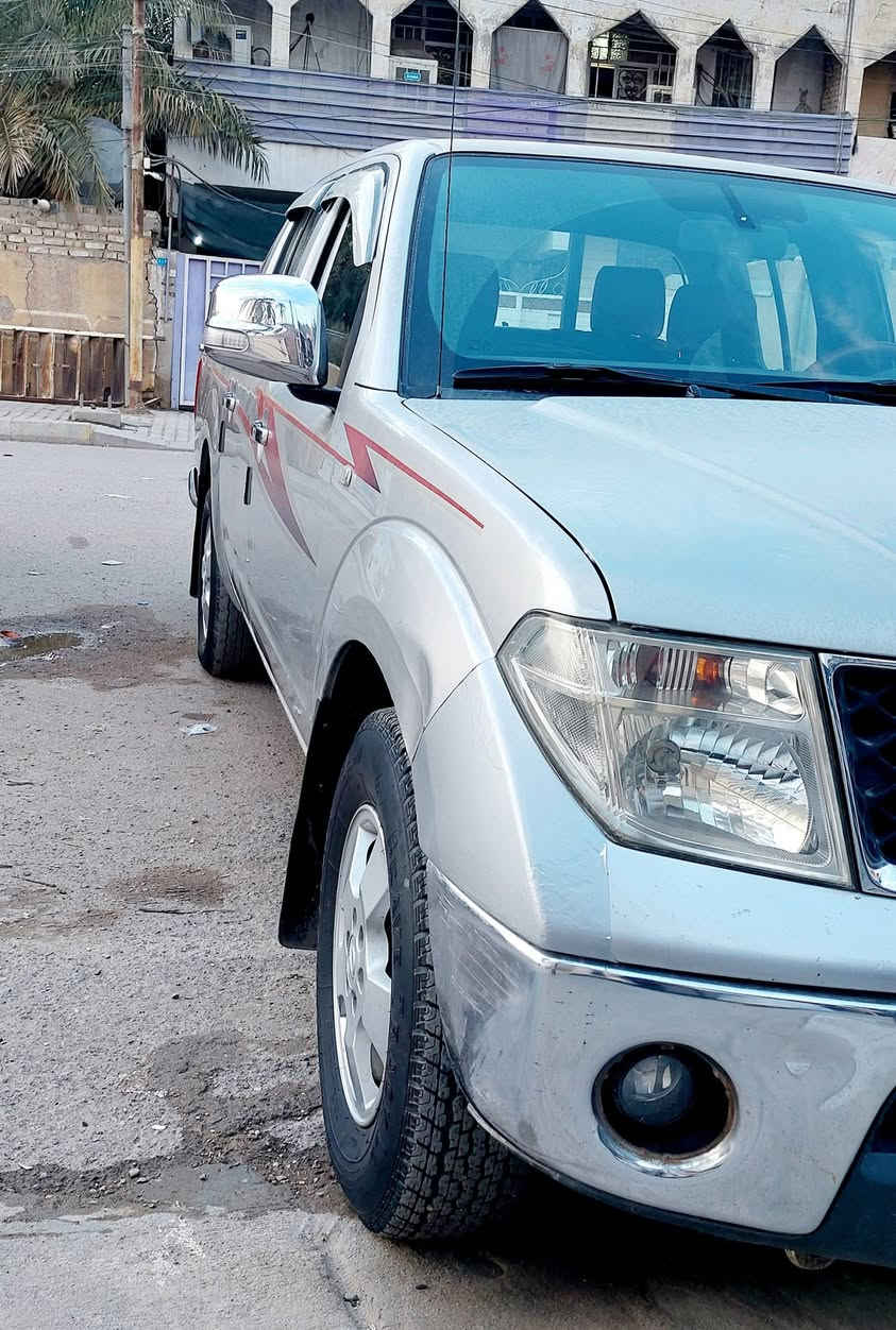 السلام عليكم 
عندي بيكم نيفاره موديل 2009 

رقم سليمانيه جديد الدولي شرط التحويل 

مكينه لا بخار ولا تنقيص خير من الله 

كير عادي صدر مامي خلفي جديد تبريد ثلج 

بيه صبغ الباب الخلفي اليمنه 

مكان سياره بغداد الرصافه السعر 90

رقم الهاتف ***********
