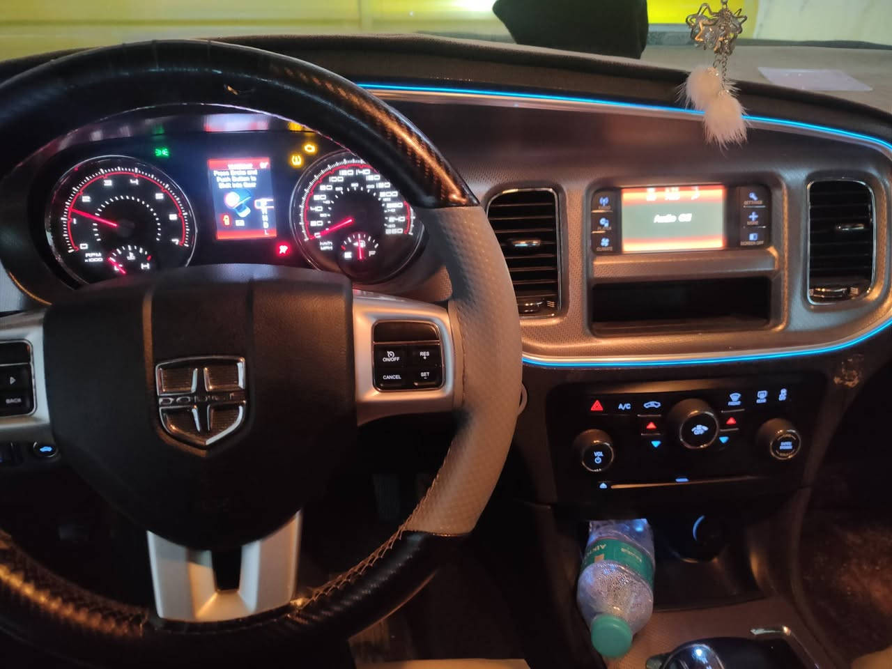 للبيع جاجر موديل 14خليجي  مكفوله من الكص مكينه 3600 متوئمه رقم وسنويه شمالي سياره جاهزه مكان البصره السعر 60الاتصال ***********مكلف بل نشر
