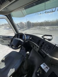 يالله السلام عليكم فالفو مديل ٢٠٠٧ سحال خلفي مزوج  راس تريله بلادي باج...