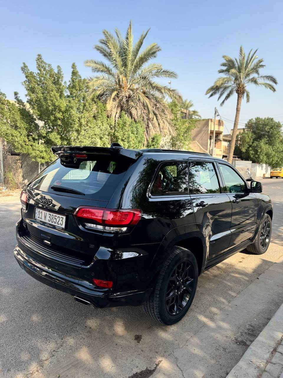 جيب خليجي S ماشيه ٦٦ الف كيلو
وكاله هارلم داخل احمر اصل ختم كشنات
الموديل :2021  
المحرك : V6.  3.6L 
رقم بغداد الجديد بااسمي هزه وسنويه 
السياره مكفوله كفاله عامه  
كير محرك صدر تبريد على وضع الشركه
المواصفات :
* دفع رباعي 4x4 . 
* شفتات بالستيرن
* مشغل اقراص CD/DVD . 
* تحذير النقطة عمياء ⚠ .
* ويل قياس 20 انج .
* سقف بانوراما . 
* شاشه كبيرة 8.4 انج . 
* نظام الخرائط (GPS) .
* ستيرن كهربائي . 
* المصابيح الأمامية زنون .
* كشافات الضباب زنون .     
* تشغيل عن بعد .
* صندوق كهربائي ..
* حفظ وضعيات الجلوس (ميموري) . 
* المقاعد الأمامية كهربائية .
* المقاعد الأمامية تبريد وتدفئة .
* المقاعد الخلفية تدفئة .. 
* حساسات أمامية . 
* حساسات خلفية . 
* كاميرا خلفية .
* تدفئة ستيرن . 
* مرايا متحسسه للضوء العالي . 
* مانع تصادم خلفي .
* بلوتوث تلفون . 
* محدد سرعة . سقف بنوراما فتحتين
* نظام التشغيل والاطفاء الاوتوماتيكي ( Auto Start System ) .
* نظام بريك اوتماتيكي ( Auto Break System )
* ⁠رادار امامي 
مكان السيارة بغداد حي العدل. ***********
السياره كلش جديده مغلفة ppf بالكامل مع ضمان  ١٠ سنوات  وفوول مواصفات 
دوسات كاديلاك عند فتح الابواب
