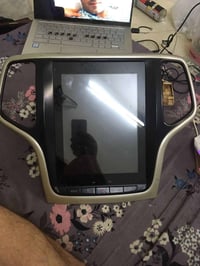 شاشة نوع تسلا للجيب لاريدو كامله مع الملحقات جيب وشد وياها كل الكيبلات...