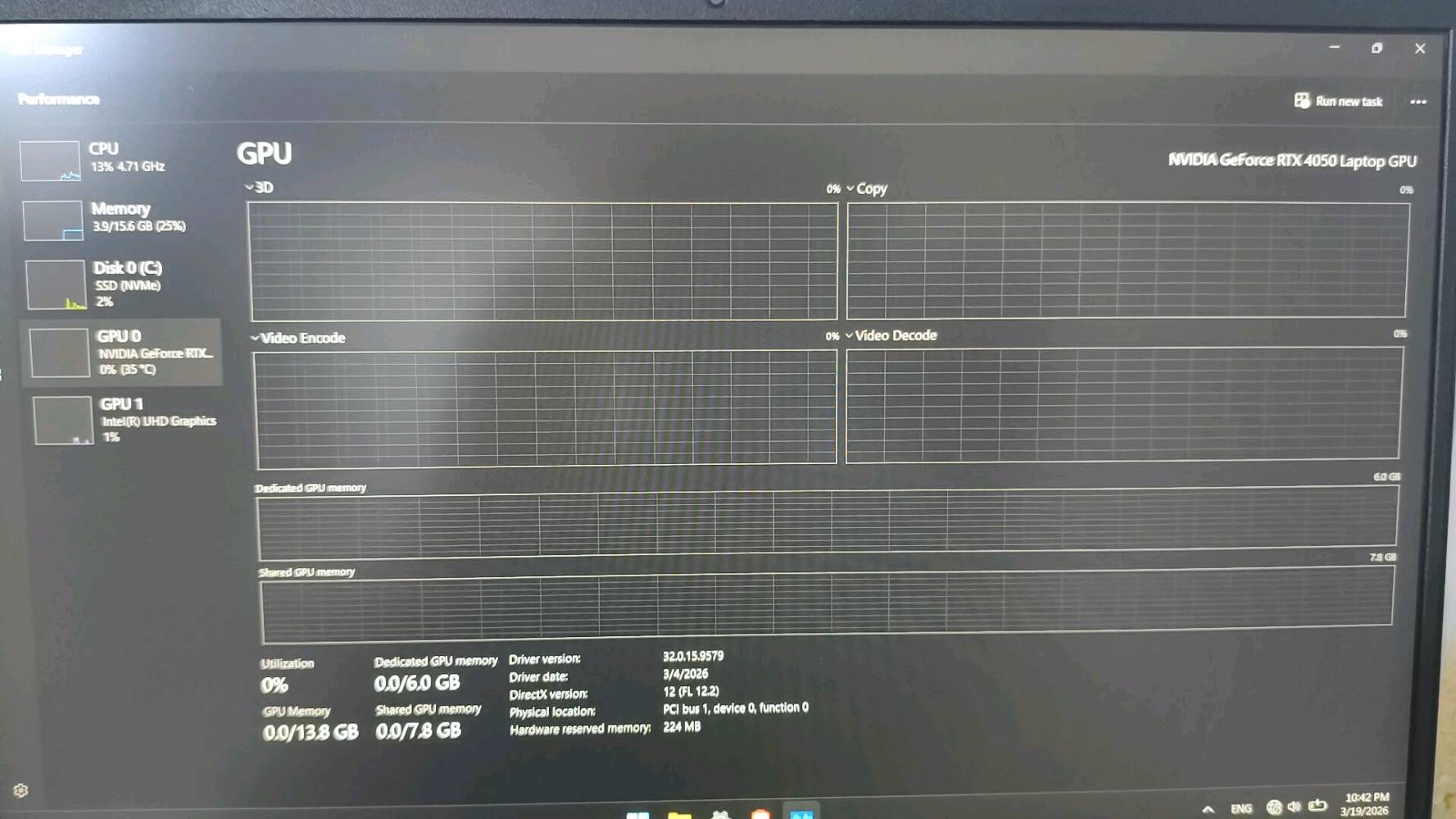 لابتوب Hp victus 15 النظافة ظاهرة بالصور  
المواصفات:
Hp victus 15-fa1xxx
نظام:  مفعل win11 home 
 كرت خارجي: Rtx4050 (75watt)
كرت داخلي: intel(R) UHD GRAPHICS 
معالج : i5-13400H 
شاشة : 1920×1080 144 هرتز 
هارد : M.2 512gb 
رام :16gb 3200MT/S
غراضها كاملة مع الكارتونة 
ما عندي توصيل
برغي  واحد ما مفتوح
مشتريها قبل 10 اشهر